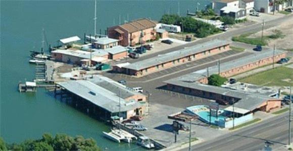 White Sands Inn, Marina, Bar & Grill Порт-Изабел Экстерьер фото