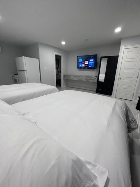 White Sands Inn, Marina, Bar & Grill Порт-Изабел Экстерьер фото