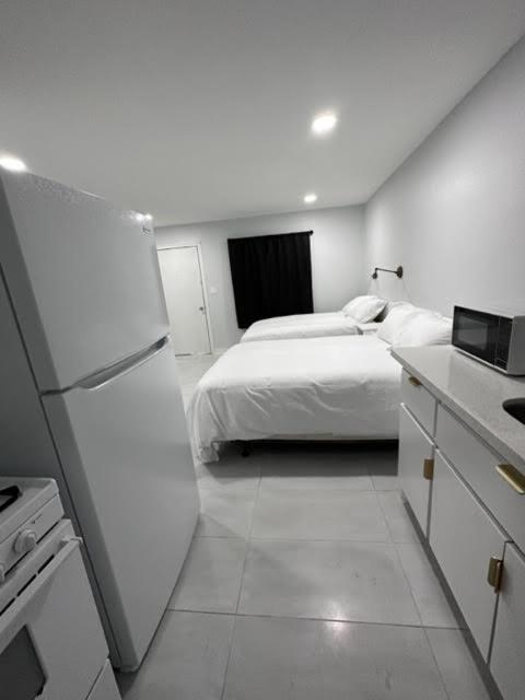 White Sands Inn, Marina, Bar & Grill Порт-Изабел Экстерьер фото