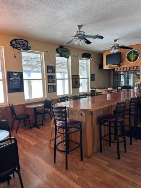 White Sands Inn, Marina, Bar & Grill Порт-Изабел Экстерьер фото