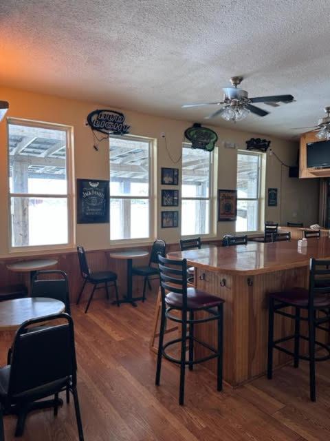White Sands Inn, Marina, Bar & Grill Порт-Изабел Экстерьер фото