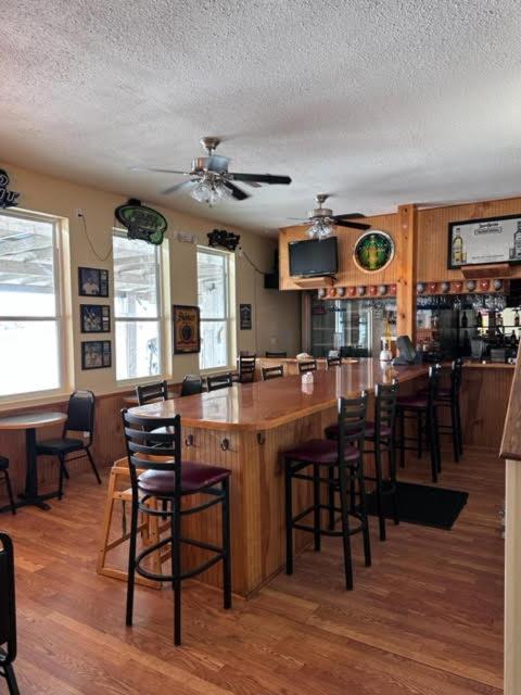 White Sands Inn, Marina, Bar & Grill Порт-Изабел Экстерьер фото
