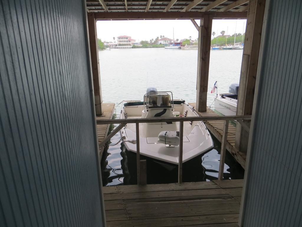 White Sands Inn, Marina, Bar & Grill Порт-Изабел Экстерьер фото